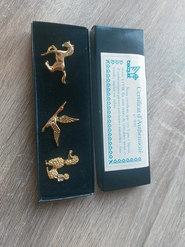 Coffret de 3 pin's Swarovski doré à l'or numéro n°9/92. – photo 2